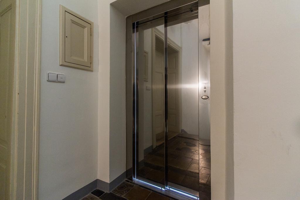 Mighty Prague Apartments Truhlarska Экстерьер фото